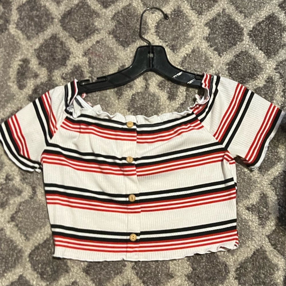 Ups and downs off the shoulder crop top